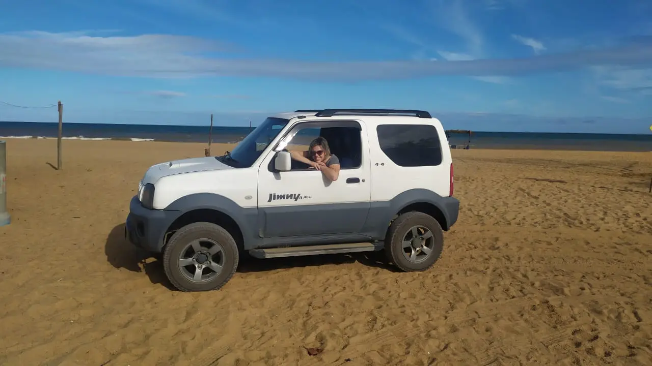 Renata Sampaio em trilha com veículo 4x4